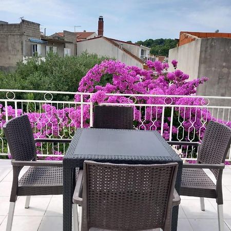 Apartment Mladen Хвар Екстериор снимка