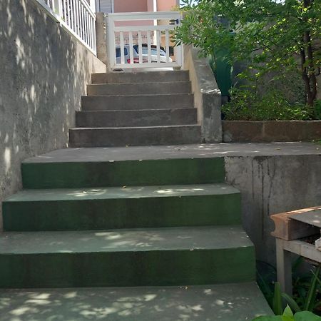 Apartment Mladen Хвар Екстериор снимка